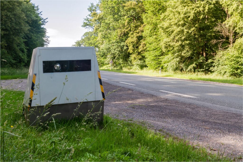 Mit Laser-Technologie ist der Enforcement Trailer Verkehrssündern auf der Spur. 