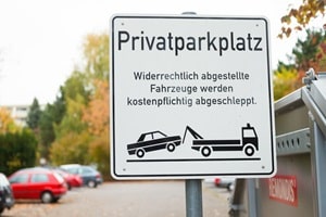 Vertragsstrafe: Der private Parkplatz hat eigene Regeln 